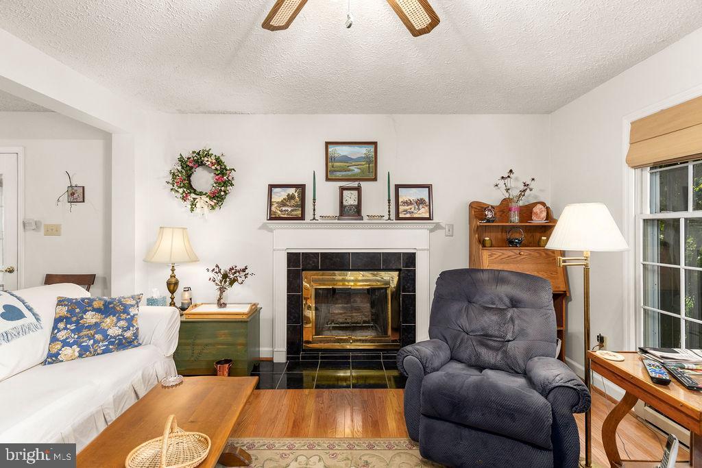 1115 CHAPEL RD, MIDDLETOWN, Virginia 22645, 3 Bedrooms Bedrooms, ,2 BathroomsBathrooms,Farm,For Sale,1115 CHAPEL RD,VAFV2038158 MLS # VAFV2038158 1115 CHAPEL RD, MIDDLETOWN, Virginia 22645, 3 Bedrooms Bedrooms, ,2 BathroomsBathrooms,Farm,For Sale,1115 CHAPEL RD,VAFV2038158 MLS # VAFV2038158