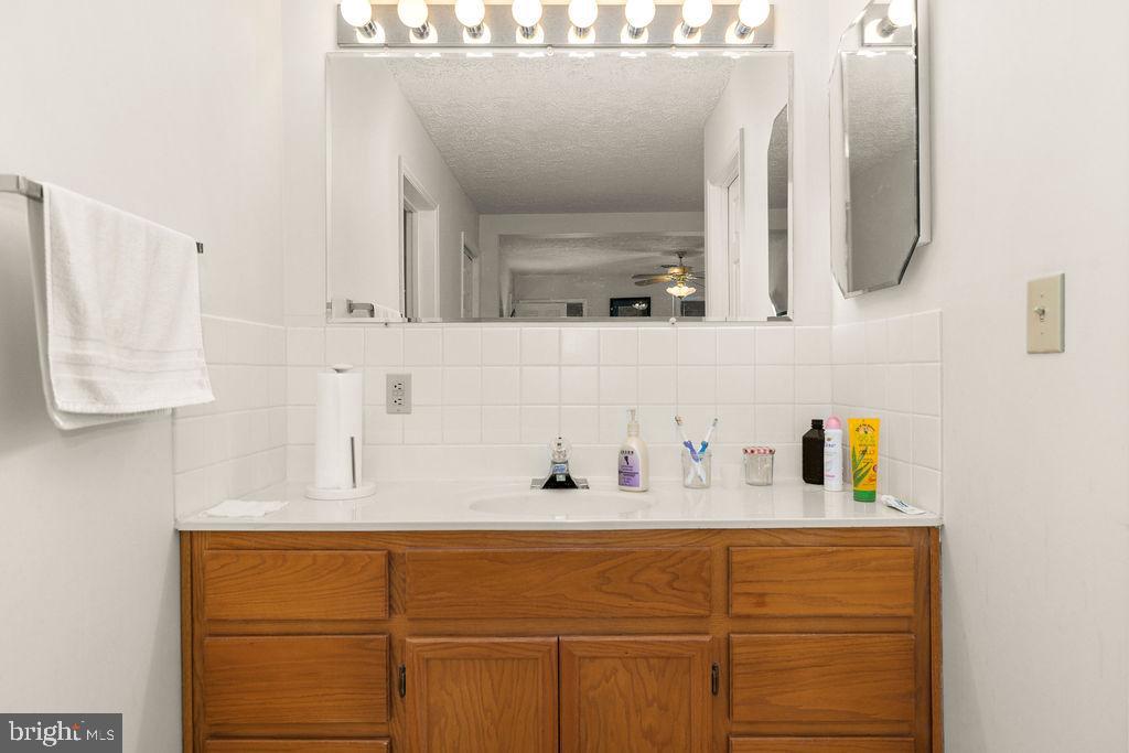 1115 CHAPEL RD, MIDDLETOWN, Virginia 22645, 3 Bedrooms Bedrooms, ,2 BathroomsBathrooms,Farm,For Sale,1115 CHAPEL RD,VAFV2038158 MLS # VAFV2038158 1115 CHAPEL RD, MIDDLETOWN, Virginia 22645, 3 Bedrooms Bedrooms, ,2 BathroomsBathrooms,Farm,For Sale,1115 CHAPEL RD,VAFV2038158 MLS # VAFV2038158