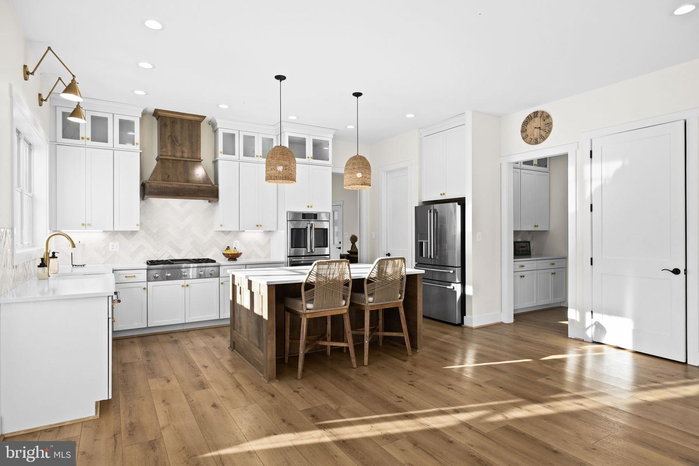 14660 LEE HWY, AMISSVILLE, Virginia 20106, 4 Bedrooms Bedrooms, ,4 BathroomsBathrooms,Residential,For Sale,14660 LEE HWY,VARP2002370 MLS # VARP2002370