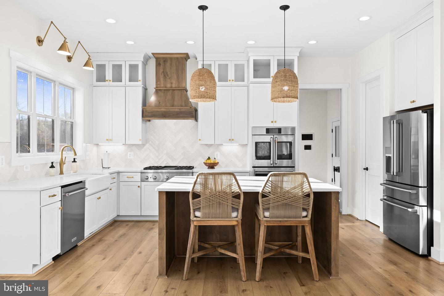 14660 LEE HWY, AMISSVILLE, Virginia 20106, 4 Bedrooms Bedrooms, ,4 BathroomsBathrooms,Residential,For Sale,14660 LEE HWY,VARP2002370 MLS # VARP2002370