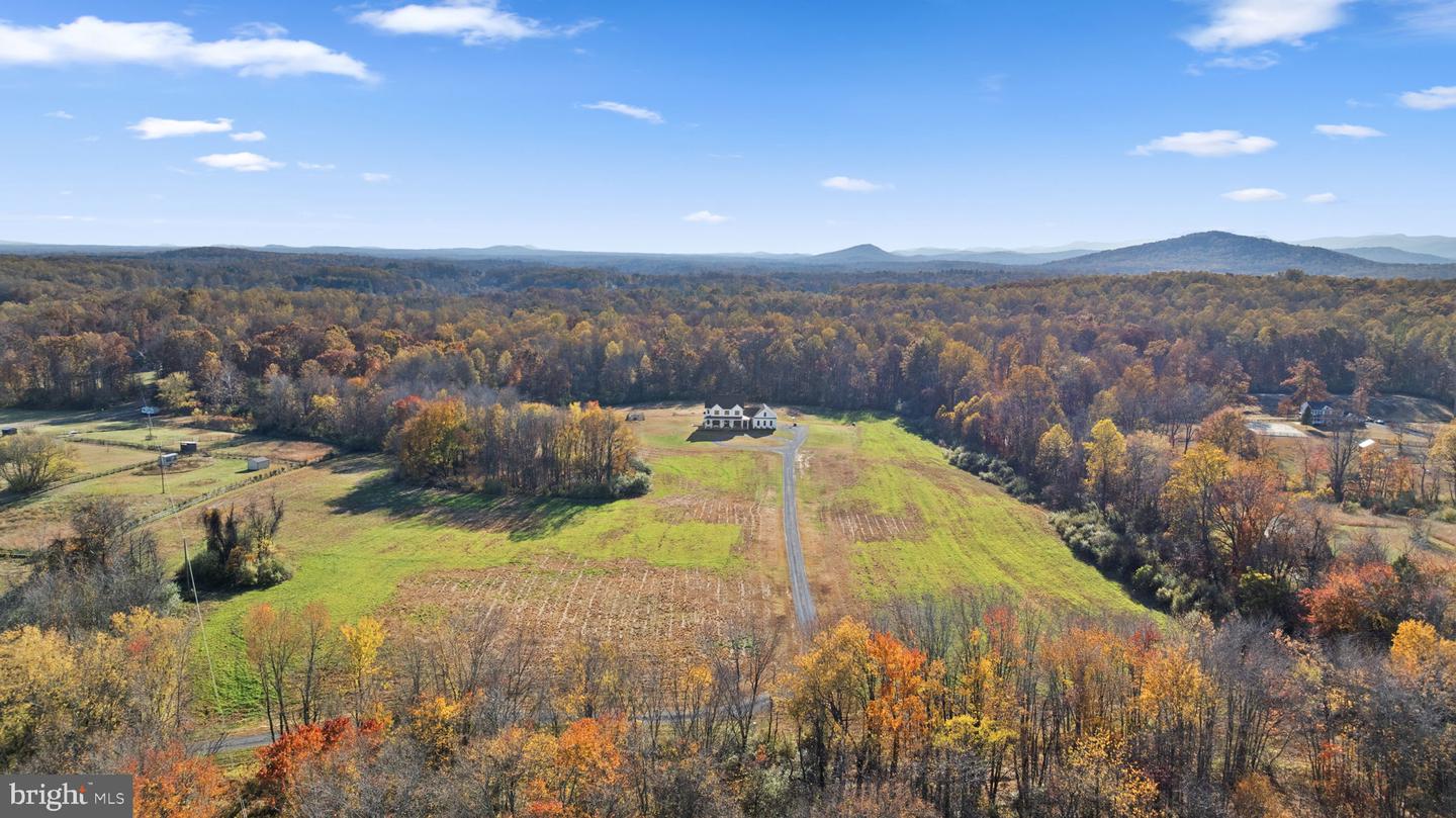 14660 LEE HWY, AMISSVILLE, Virginia 20106, 4 Bedrooms Bedrooms, ,4 BathroomsBathrooms,Residential,For Sale,14660 LEE HWY,VARP2002370 MLS # VARP2002370