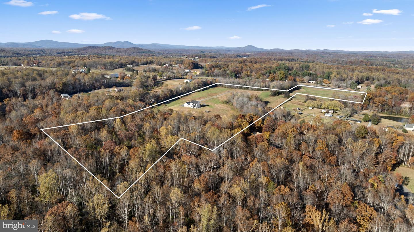 14660 LEE HWY, AMISSVILLE, Virginia 20106, 4 Bedrooms Bedrooms, ,4 BathroomsBathrooms,Residential,For Sale,14660 LEE HWY,VARP2002370 MLS # VARP2002370