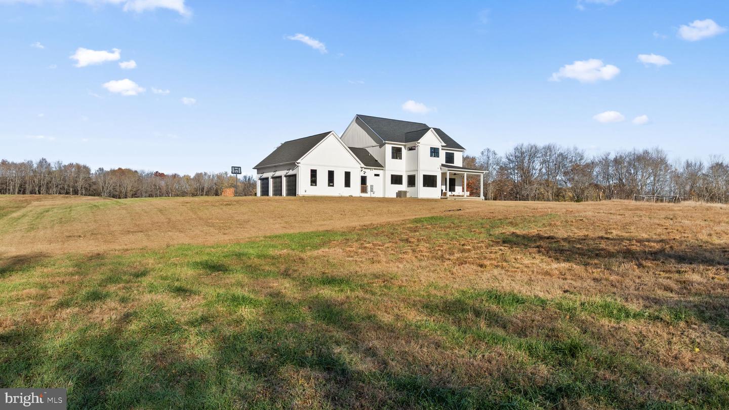 14660 LEE HWY, AMISSVILLE, Virginia 20106, 4 Bedrooms Bedrooms, ,4 BathroomsBathrooms,Residential,For Sale,14660 LEE HWY,VARP2002370 MLS # VARP2002370