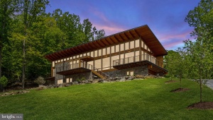 559 BESSIE BELL MOUNTAIN RD CASTLETON Virginia 22716