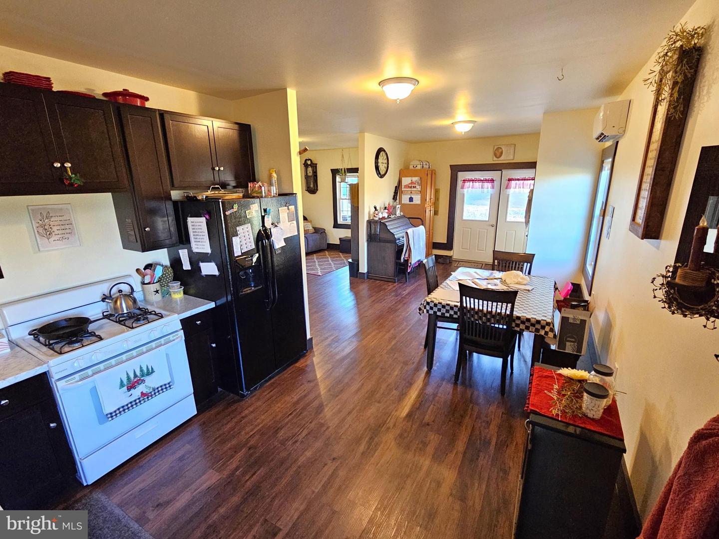 3814 S CONSTITUTION RTE, DILLWYN, Virginia 23936, 3 Bedrooms Bedrooms, 6 Rooms Rooms,1 BathroomBathrooms,Residential,For Sale,3814 S CONSTITUTION RTE,VABH2000250 MLS # VABH2000250