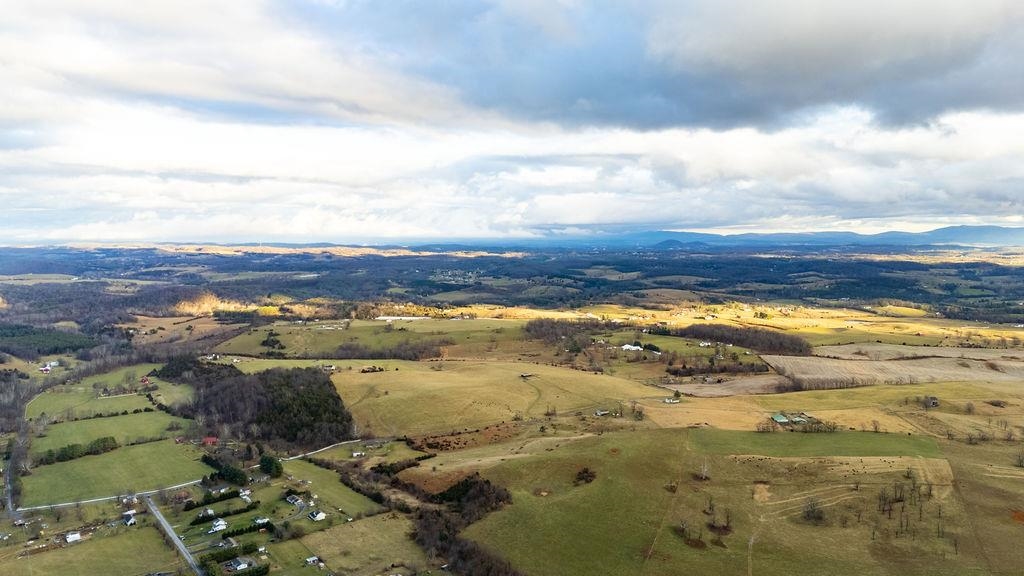 339 BUFFALO BRANCH LN, SWOOPE, Virginia 24479, 4 Bedrooms Bedrooms, ,1 BathroomBathrooms,Residential,14,339 BUFFALO BRANCH LN,671952 MLS # 671952