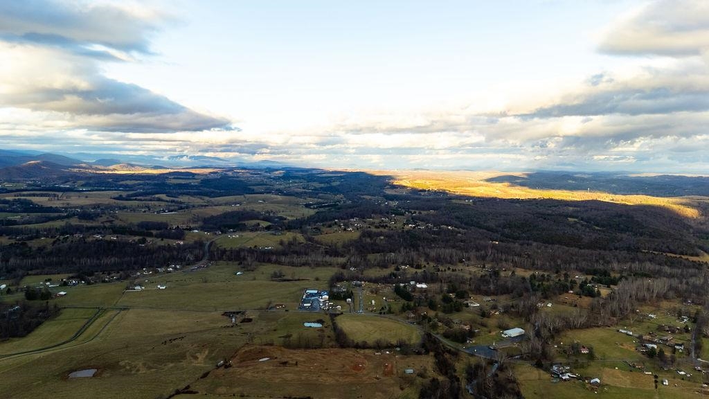 339 BUFFALO BRANCH LN, SWOOPE, Virginia 24479, 4 Bedrooms Bedrooms, ,1 BathroomBathrooms,Residential,14,339 BUFFALO BRANCH LN,671952 MLS # 671952