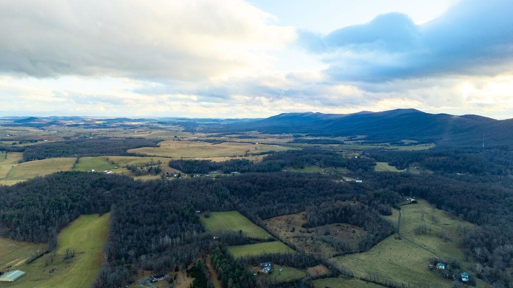 339 BUFFALO BRANCH LN, SWOOPE, Virginia 24479, 4 Bedrooms Bedrooms, ,1 BathroomBathrooms,Residential,14,339 BUFFALO BRANCH LN,671952 MLS # 671952