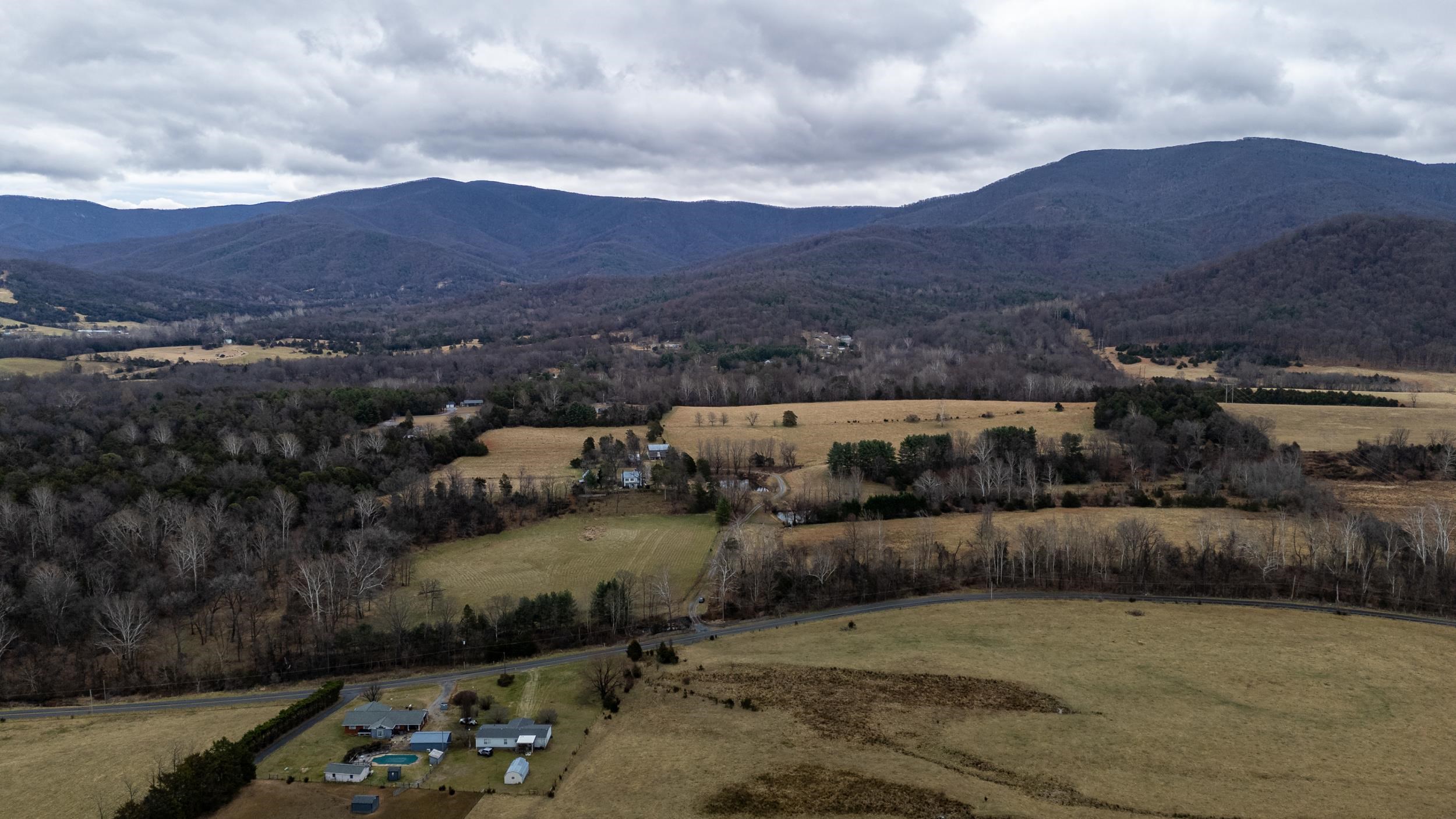 1159 PINE GROVE RD, STANLEY, Virginia 22851, 3 Bedrooms Bedrooms, ,1 BathroomBathrooms,Residential,14,1159 PINE GROVE RD,672228 MLS # 672228