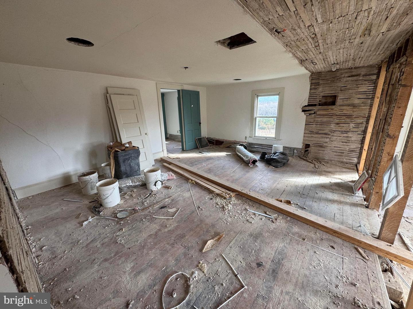 461 THUNDERBIRD RD, BENTONVILLE, Virginia 22610, ,Farm,For Sale,461 THUNDERBIRD RD,VAWR2013184 MLS # VAWR2013184