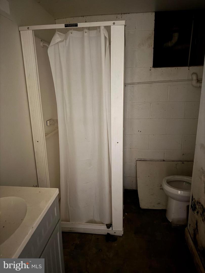 461 THUNDERBIRD RD, BENTONVILLE, Virginia 22610, ,Farm,For Sale,461 THUNDERBIRD RD,VAWR2013184 MLS # VAWR2013184