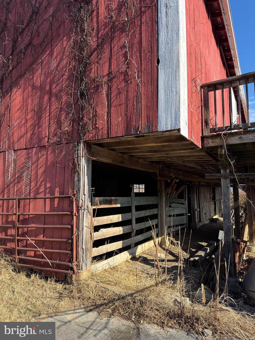 461 THUNDERBIRD RD, BENTONVILLE, Virginia 22610, ,Farm,For Sale,461 THUNDERBIRD RD,VAWR2013184 MLS # VAWR2013184