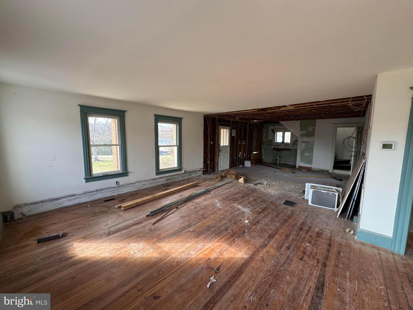 461 THUNDERBIRD RD, BENTONVILLE, Virginia 22610, ,Farm,For Sale,461 THUNDERBIRD RD,VAWR2013184 MLS # VAWR2013184