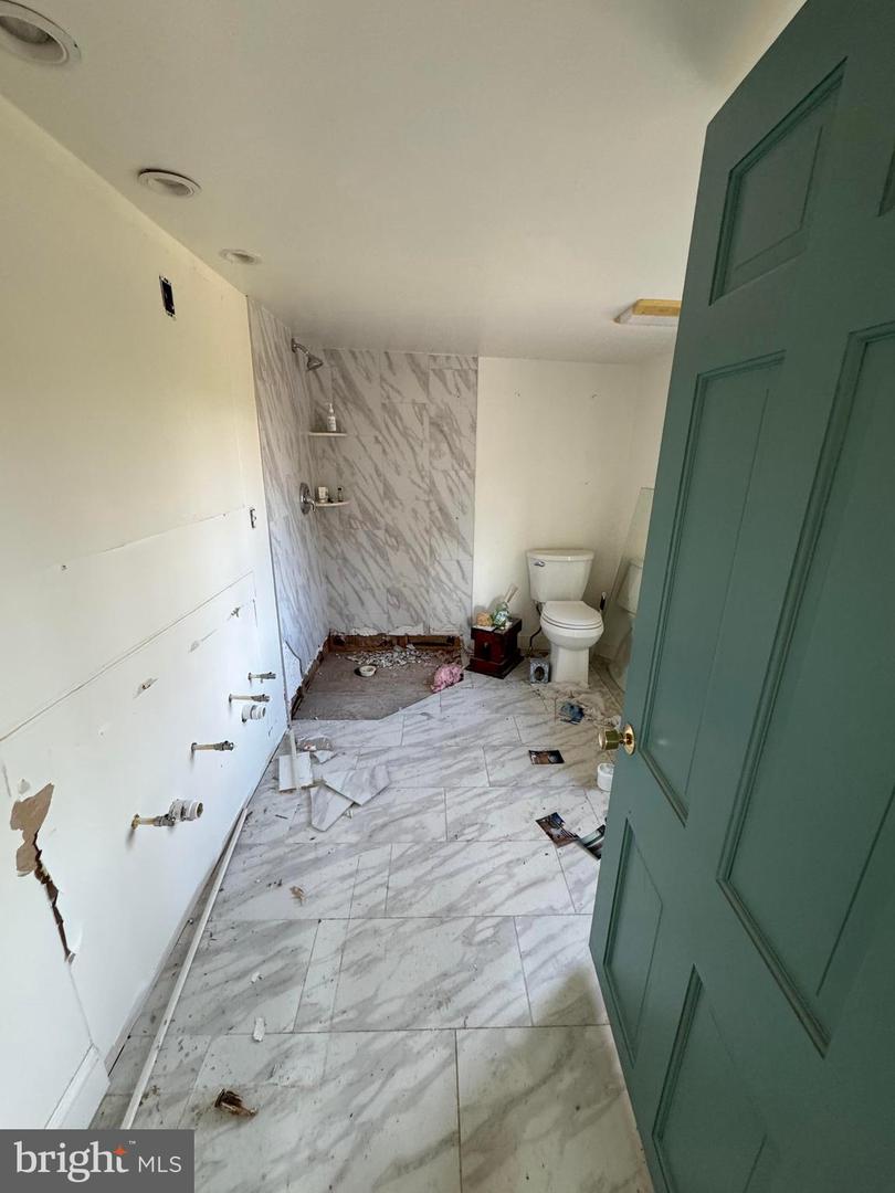 461 THUNDERBIRD RD, BENTONVILLE, Virginia 22610, ,Farm,For Sale,461 THUNDERBIRD RD,VAWR2013184 MLS # VAWR2013184