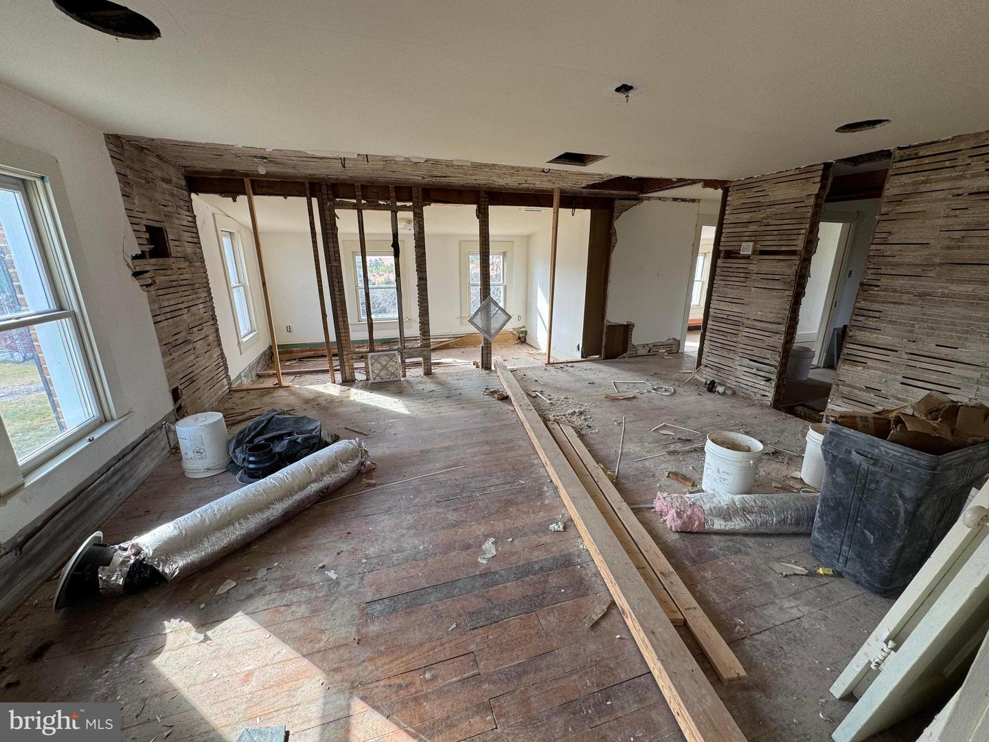 461 THUNDERBIRD RD, BENTONVILLE, Virginia 22610, ,Farm,For Sale,461 THUNDERBIRD RD,VAWR2013184 MLS # VAWR2013184