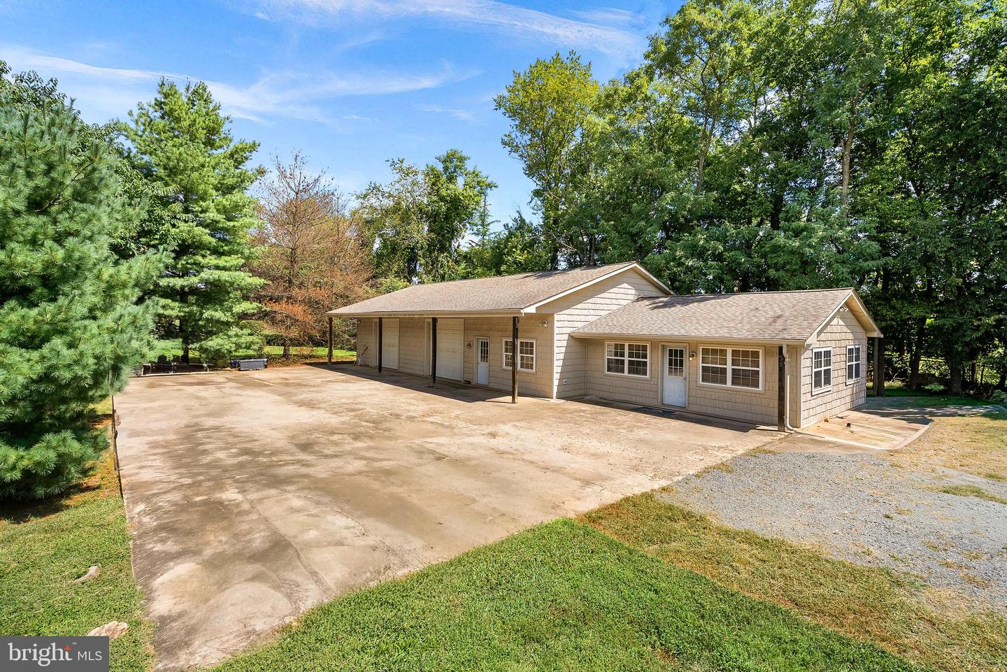 41419 SOUTHPAW PL, LEESBURG, Virginia 20175, 5 Bedrooms Bedrooms, ,5 BathroomsBathrooms,Residential,For Sale,41419 SOUTHPAW PL,VALO2114362 MLS # VALO2114362