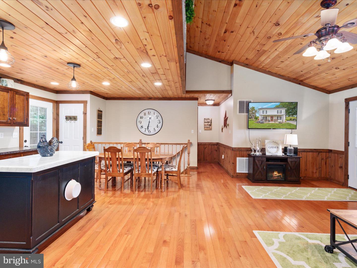 254 CARTE LN, MOUNT JACKSON, Virginia 22842, 2 Bedrooms Bedrooms, ,2 BathroomsBathrooms,Farm,For Sale,254 CARTE LN,VASH2012110 MLS # VASH2012110