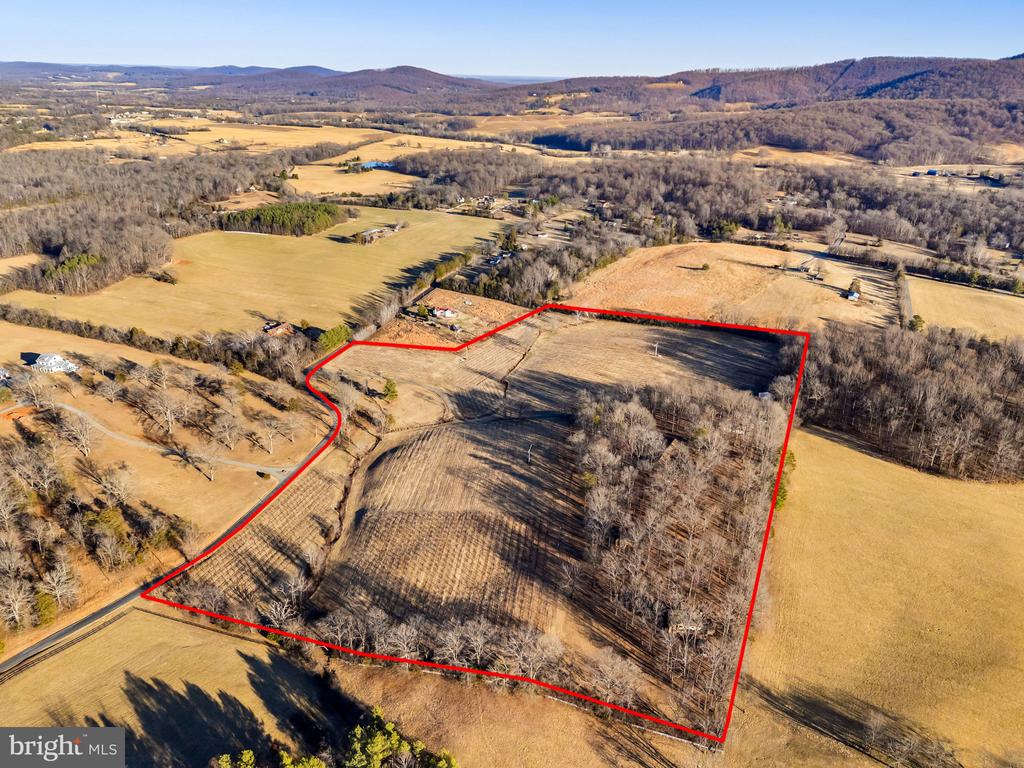 4500 WINERY LN, BARBOURSVILLE, Virginia 22923, 3 Bedrooms Bedrooms, ,3 BathroomsBathrooms,Residential,14,4500 WINERY LN,VAAB2001152 MLS # VAAB2001152