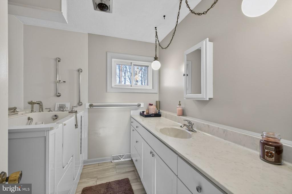 4500 WINERY LN, BARBOURSVILLE, Virginia 22923, 3 Bedrooms Bedrooms, ,3 BathroomsBathrooms,Residential,14,4500 WINERY LN,VAAB2001152 MLS # VAAB2001152