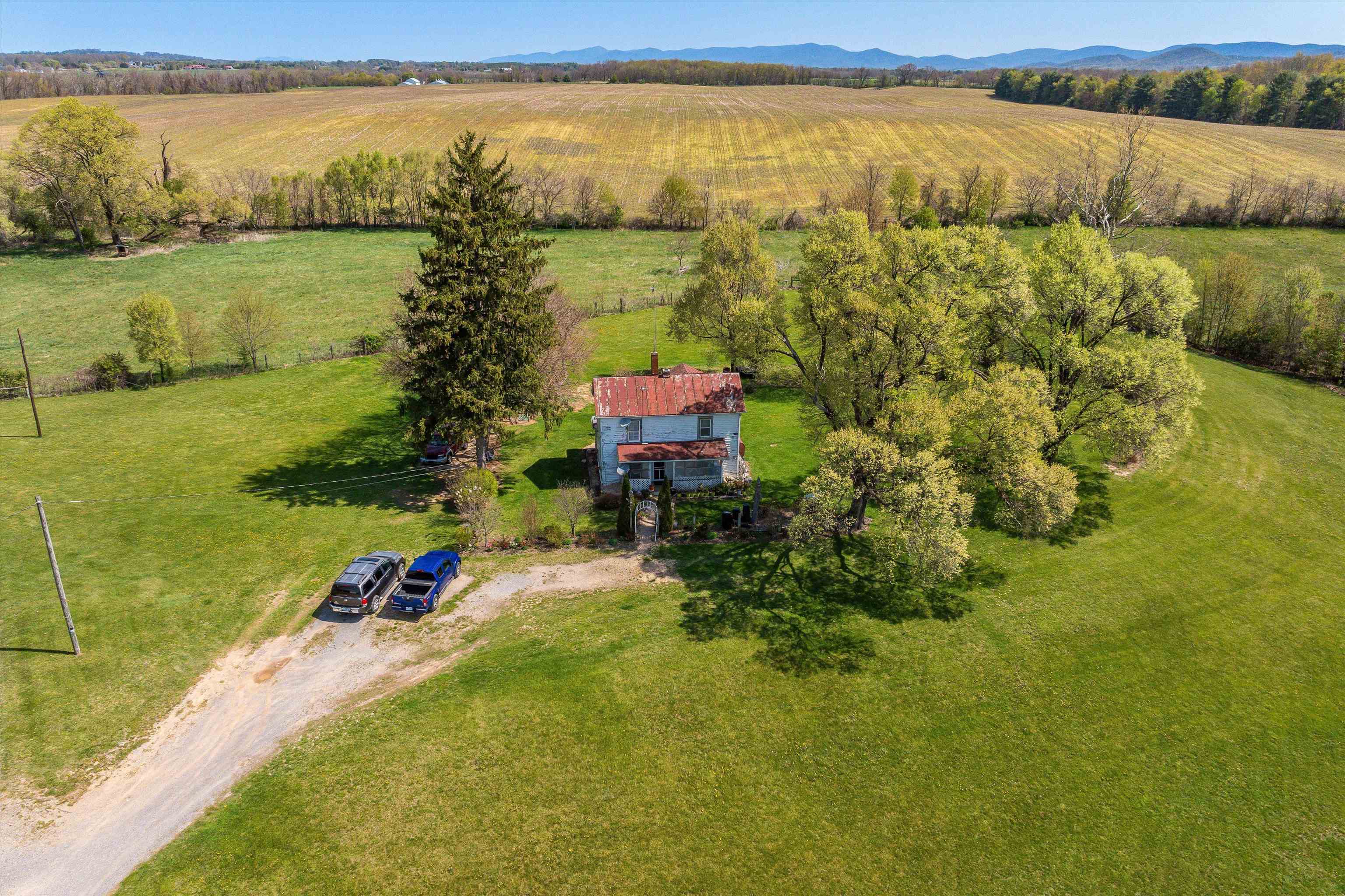 514 LIPSCOMB RD, STUARTS DRAFT, Virginia 24477, 10 Bedrooms Bedrooms, ,4 BathroomsBathrooms,Residential,14,514 LIPSCOMB RD,672921 MLS # 672921