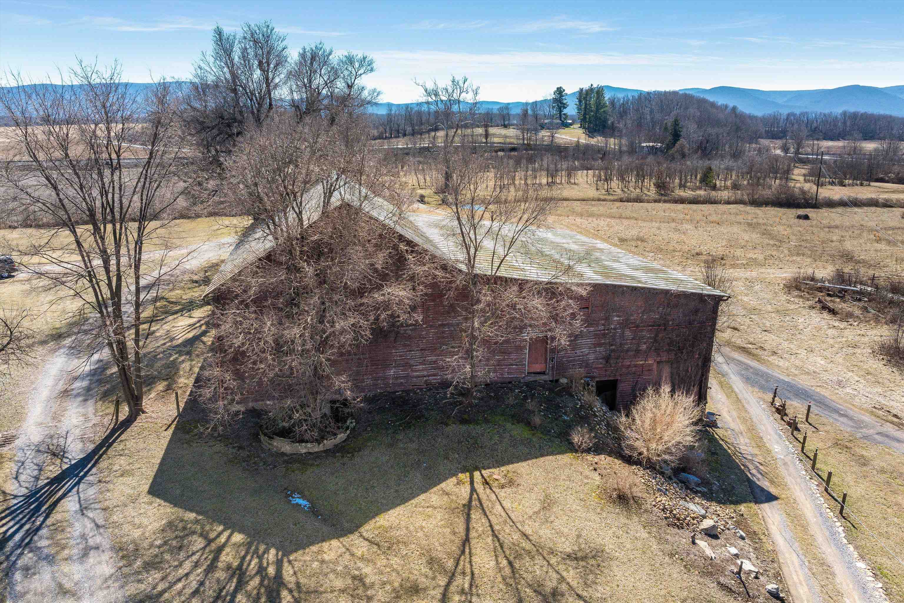 514 LIPSCOMB RD, STUARTS DRAFT, Virginia 24477, 10 Bedrooms Bedrooms, ,4 BathroomsBathrooms,Residential,14,514 LIPSCOMB RD,672921 MLS # 672921