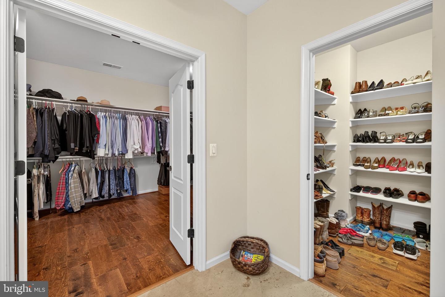 22011 BEAVERDAM DR, ASHBURN, Virginia 20148, 5 Bedrooms Bedrooms, 24 Rooms Rooms,5 BathroomsBathrooms,Residential,For Sale,22011 BEAVERDAM DR,VALO2114196 MLS # VALO2114196