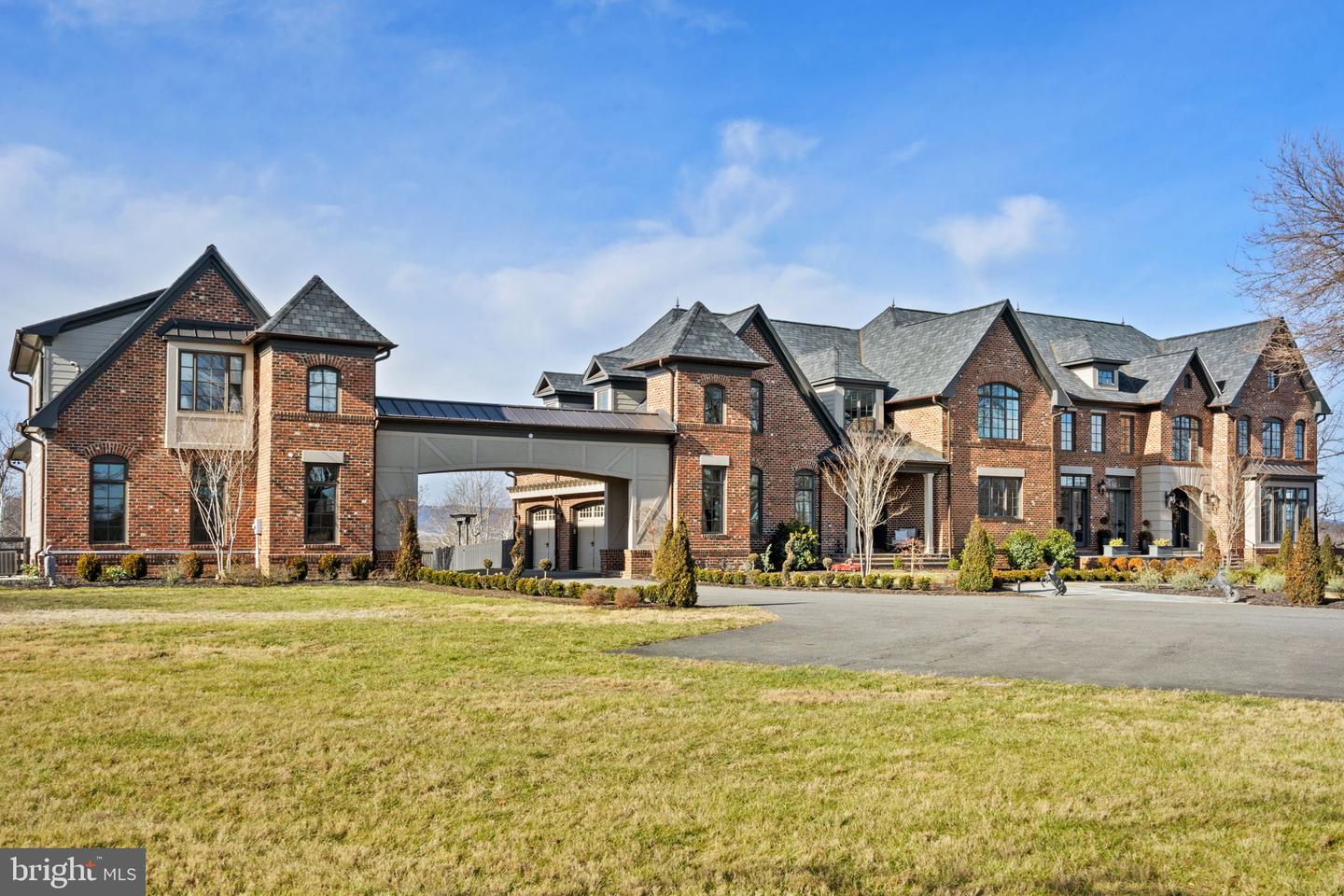 21051 ST LOUIS RD, MIDDLEBURG, Virginia 20117, 5 Bedrooms Bedrooms, ,5 BathroomsBathrooms,Residential,For Sale,21051 ST LOUIS RD,VALO2114338 MLS # VALO2114338