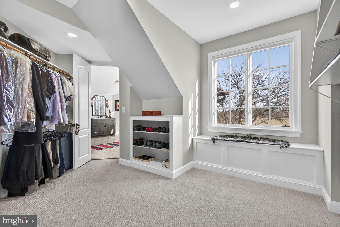 21051 ST LOUIS RD, MIDDLEBURG, Virginia 20117, 5 Bedrooms Bedrooms, ,5 BathroomsBathrooms,Residential,For Sale,21051 ST LOUIS RD,VALO2114338 MLS # VALO2114338