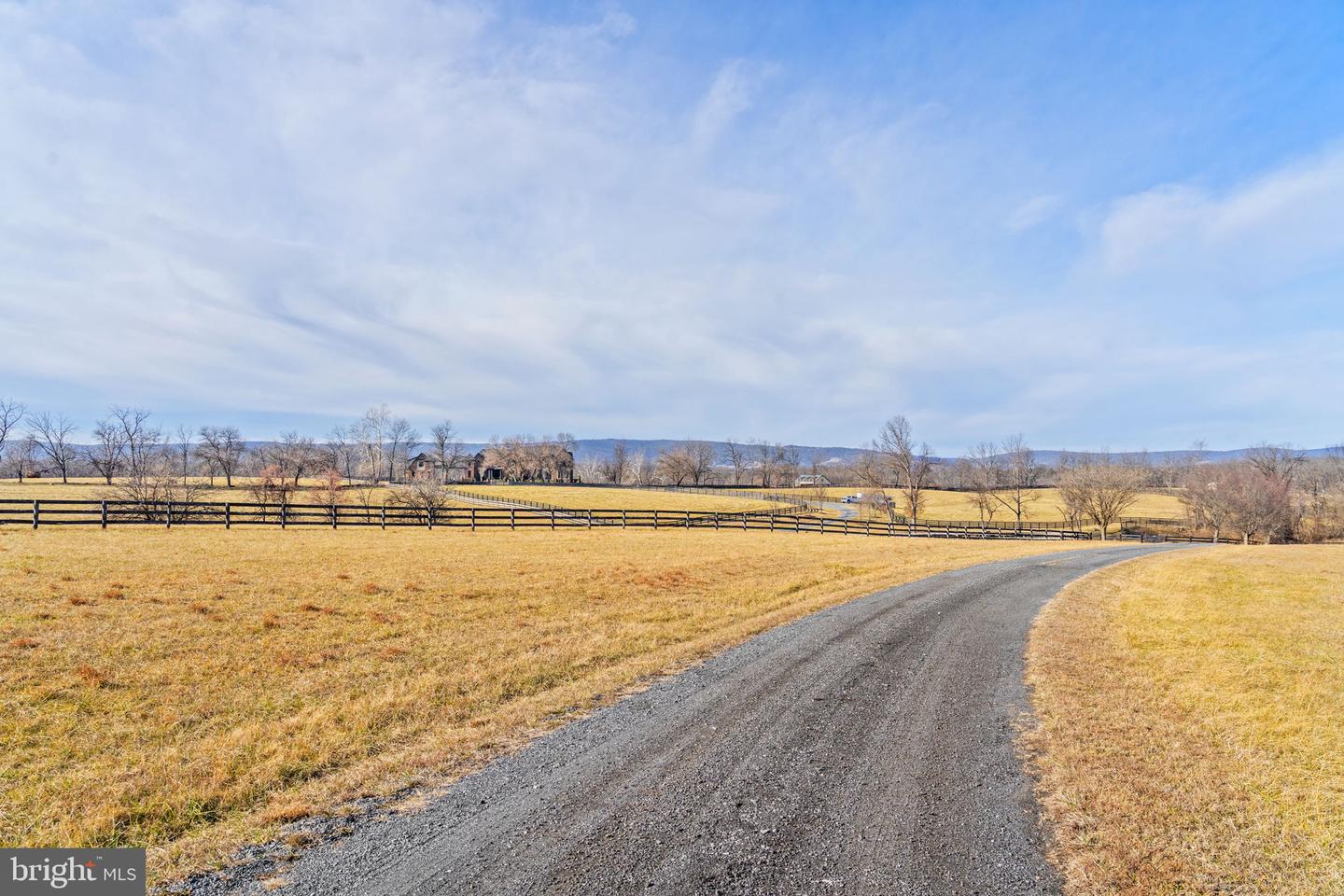 21051 ST LOUIS RD, MIDDLEBURG, Virginia 20117, 5 Bedrooms Bedrooms, ,5 BathroomsBathrooms,Residential,For Sale,21051 ST LOUIS RD,VALO2114338 MLS # VALO2114338