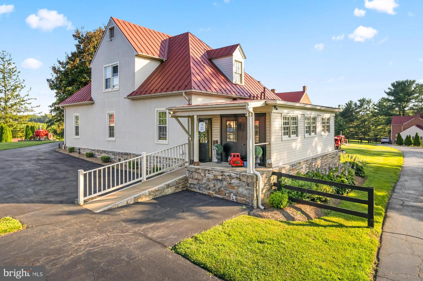 15164 BERLIN TPKE, PURCELLVILLE, Virginia 20132, 6 Bedrooms Bedrooms, 23 Rooms Rooms,4 BathroomsBathrooms,Residential,For Sale,15164 BERLIN TPKE,VALO2116182 MLS # VALO2116182