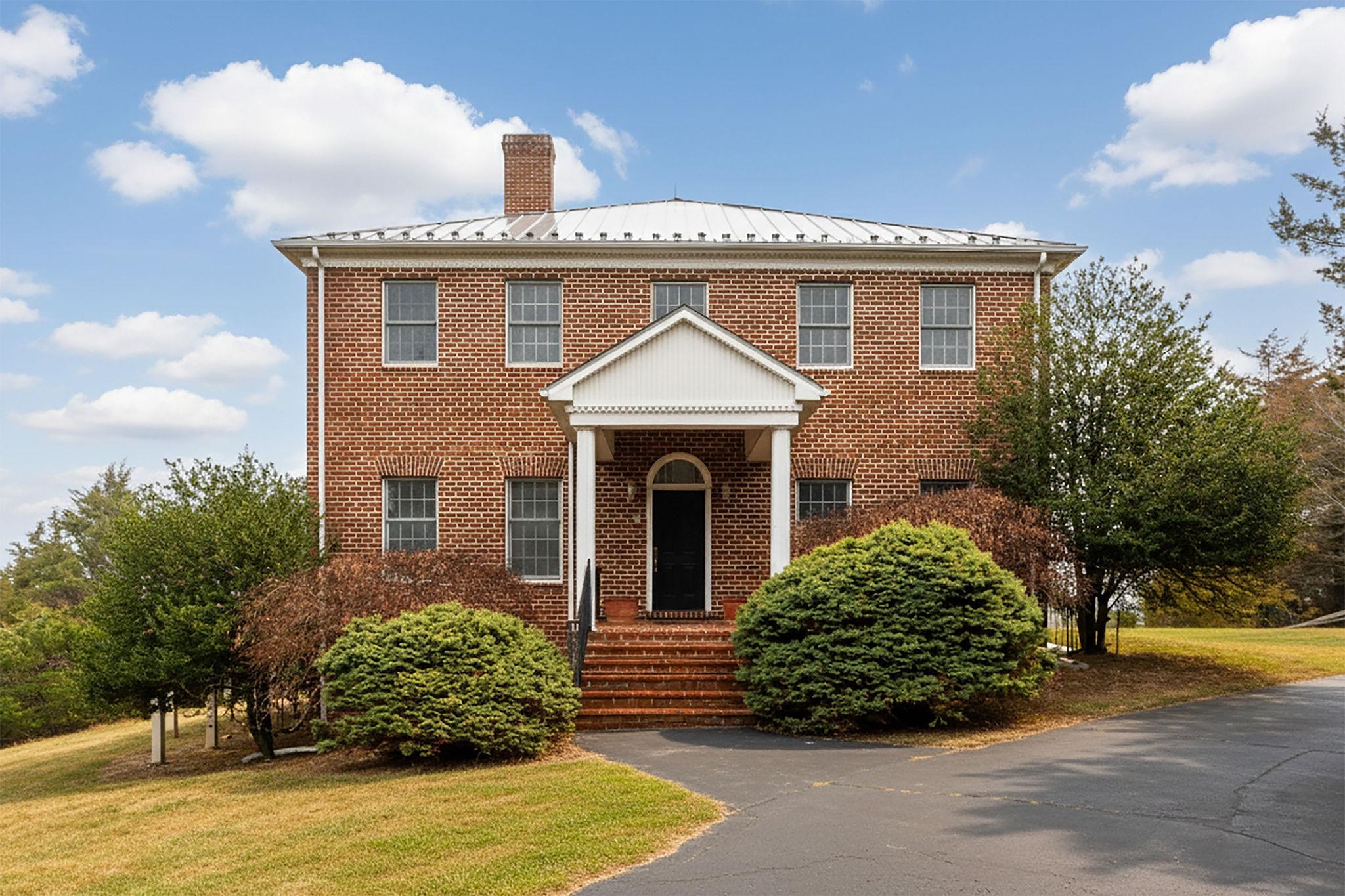 3 WALNUT VALLEY LN, WEYERS CAVE, Virginia 24486, 4 Bedrooms Bedrooms, ,3 BathroomsBathrooms,Residential,14,3 WALNUT VALLEY LN,673437 MLS # 673437