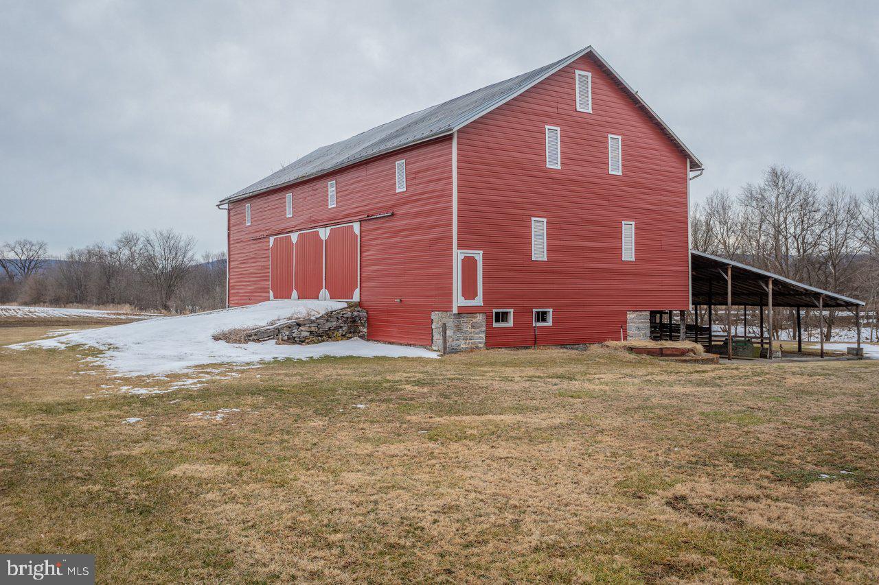 17442 EVERGREEN VALLEY RD, TIMBERVILLE, Virginia 22853, 6 Bedrooms Bedrooms, ,3 BathroomsBathrooms,Residential,For Sale,17442 EVERGREEN VALLEY RD,VARO2002846 MLS # VARO2002846