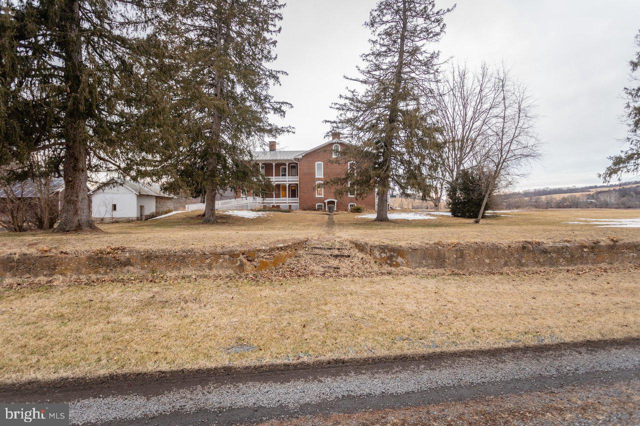 17442 EVERGREEN VALLEY RD, TIMBERVILLE, Virginia 22853, 6 Bedrooms Bedrooms, ,3 BathroomsBathrooms,Residential,For Sale,17442 EVERGREEN VALLEY RD,VARO2002846 MLS # VARO2002846