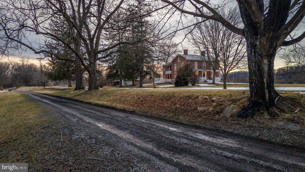 17442 EVERGREEN VALLEY RD, TIMBERVILLE, Virginia 22853, 6 Bedrooms Bedrooms, ,3 BathroomsBathrooms,Residential,For Sale,17442 EVERGREEN VALLEY RD,VARO2002846 MLS # VARO2002846