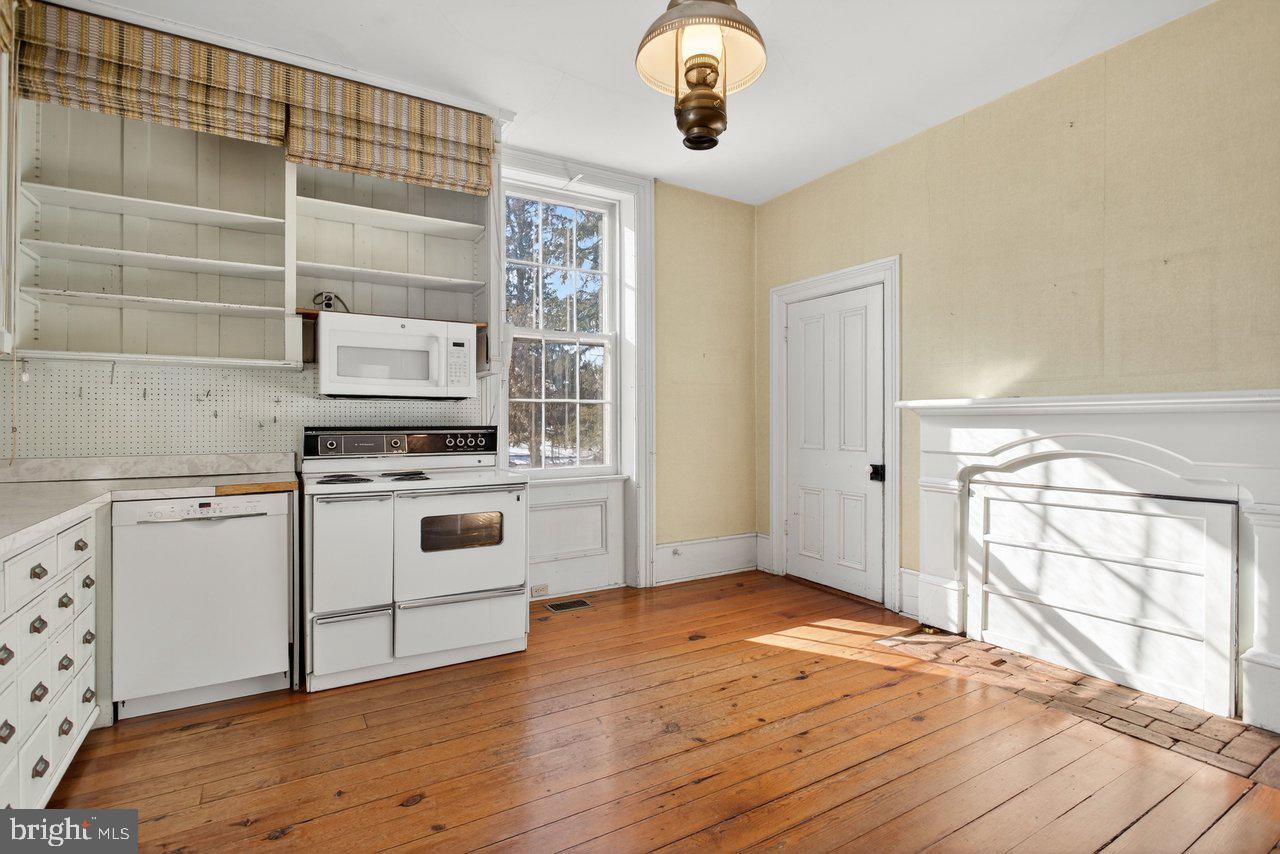 17442 EVERGREEN VALLEY RD, TIMBERVILLE, Virginia 22853, 6 Bedrooms Bedrooms, ,3 BathroomsBathrooms,Residential,For Sale,17442 EVERGREEN VALLEY RD,VARO2002846 MLS # VARO2002846