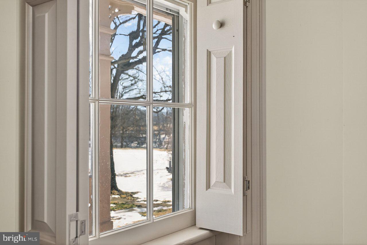 17442 EVERGREEN VALLEY RD, TIMBERVILLE, Virginia 22853, 6 Bedrooms Bedrooms, ,3 BathroomsBathrooms,Residential,For Sale,17442 EVERGREEN VALLEY RD,VARO2002846 MLS # VARO2002846