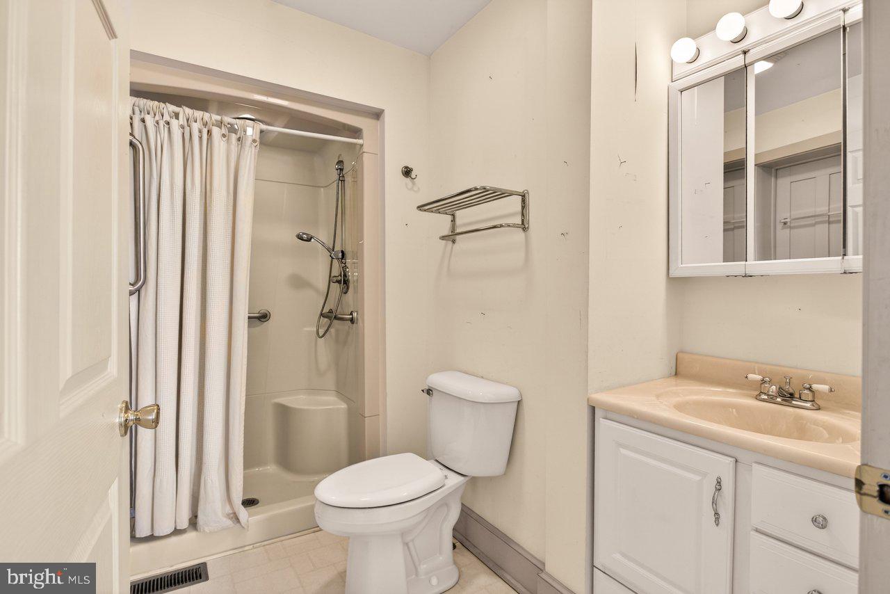 17442 EVERGREEN VALLEY RD, TIMBERVILLE, Virginia 22853, 6 Bedrooms Bedrooms, ,3 BathroomsBathrooms,Residential,For Sale,17442 EVERGREEN VALLEY RD,VARO2002846 MLS # VARO2002846