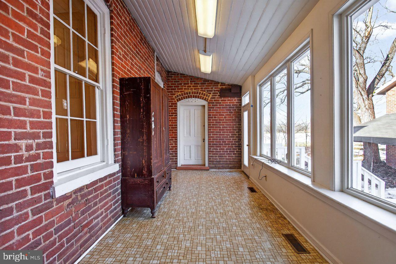 17442 EVERGREEN VALLEY RD, TIMBERVILLE, Virginia 22853, 6 Bedrooms Bedrooms, ,3 BathroomsBathrooms,Residential,For Sale,17442 EVERGREEN VALLEY RD,VARO2002846 MLS # VARO2002846