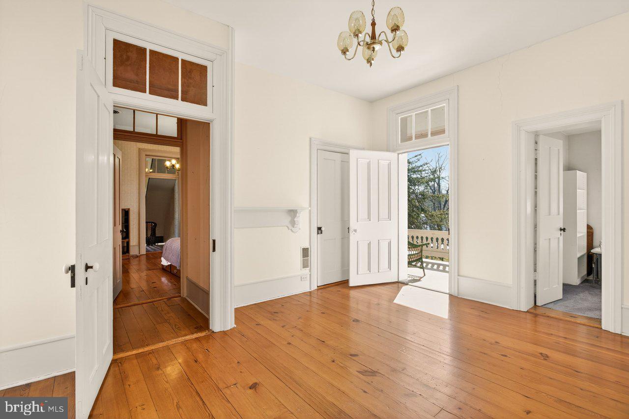 17442 EVERGREEN VALLEY RD, TIMBERVILLE, Virginia 22853, 6 Bedrooms Bedrooms, ,3 BathroomsBathrooms,Residential,For Sale,17442 EVERGREEN VALLEY RD,VARO2002846 MLS # VARO2002846