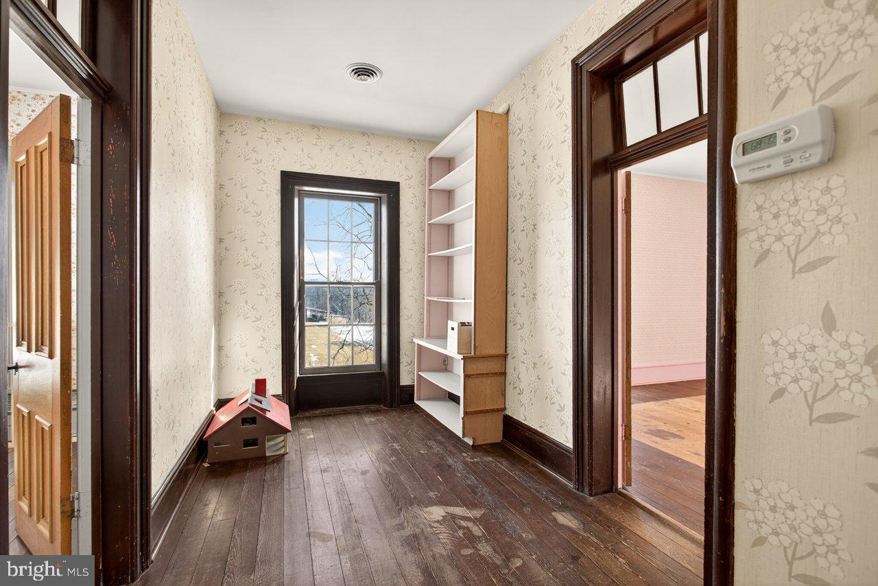 17442 EVERGREEN VALLEY RD, TIMBERVILLE, Virginia 22853, 6 Bedrooms Bedrooms, ,3 BathroomsBathrooms,Residential,For Sale,17442 EVERGREEN VALLEY RD,VARO2002846 MLS # VARO2002846