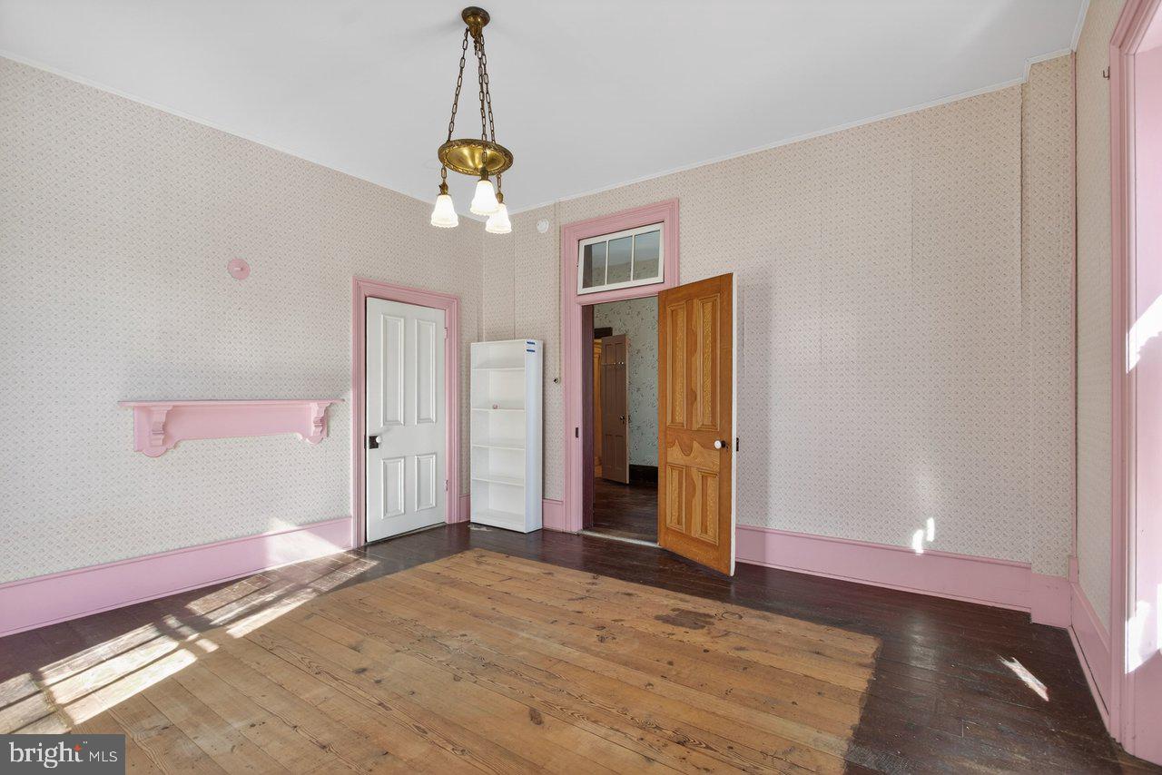 17442 EVERGREEN VALLEY RD, TIMBERVILLE, Virginia 22853, 6 Bedrooms Bedrooms, ,3 BathroomsBathrooms,Residential,For Sale,17442 EVERGREEN VALLEY RD,VARO2002846 MLS # VARO2002846