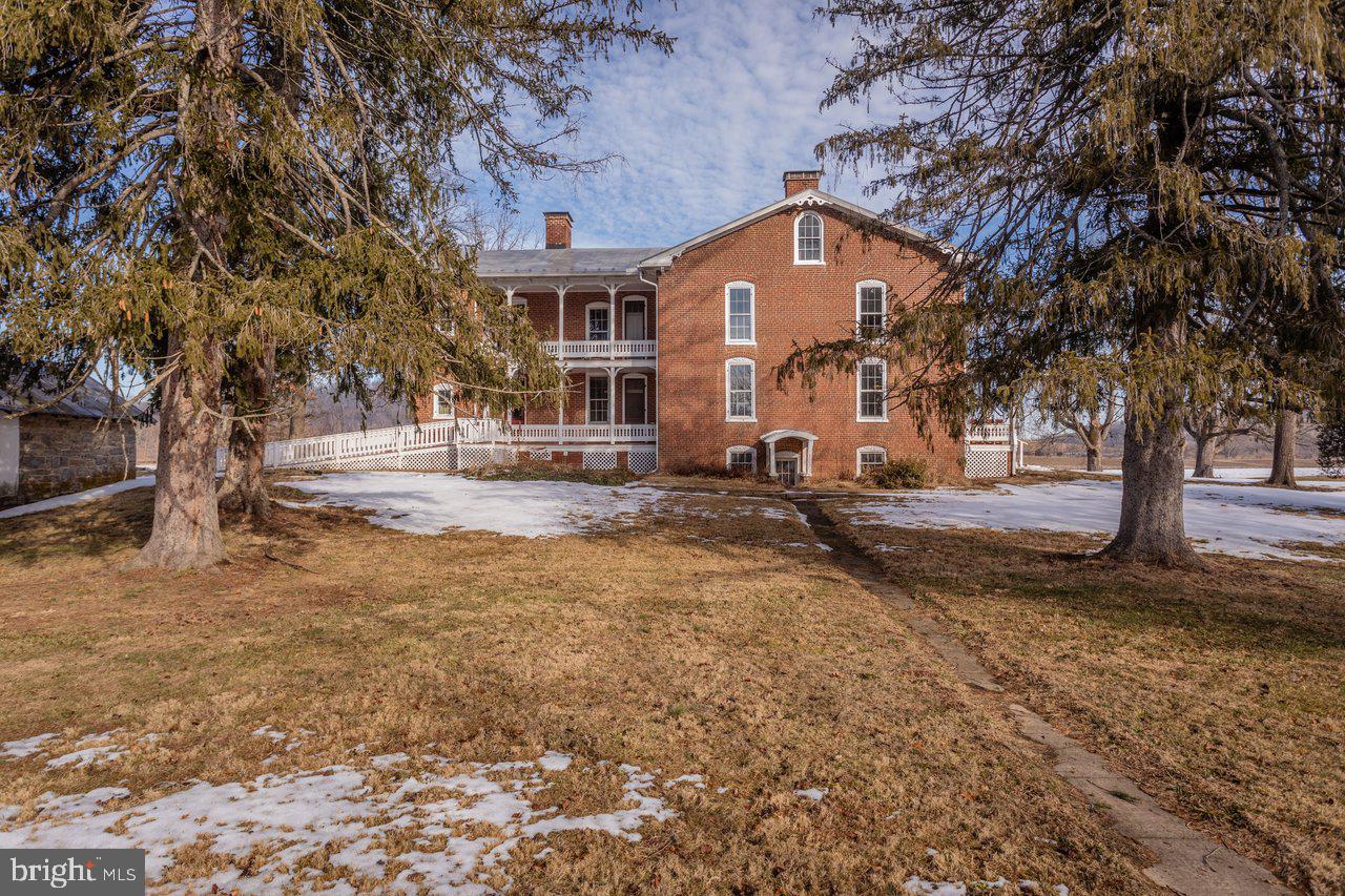 17442 EVERGREEN VALLEY RD, TIMBERVILLE, Virginia 22853, 6 Bedrooms Bedrooms, ,3 BathroomsBathrooms,Residential,For Sale,17442 EVERGREEN VALLEY RD,VARO2002846 MLS # VARO2002846