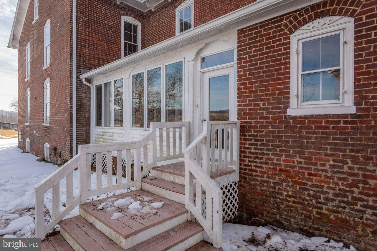 17442 EVERGREEN VALLEY RD, TIMBERVILLE, Virginia 22853, 6 Bedrooms Bedrooms, ,3 BathroomsBathrooms,Residential,For Sale,17442 EVERGREEN VALLEY RD,VARO2002846 MLS # VARO2002846