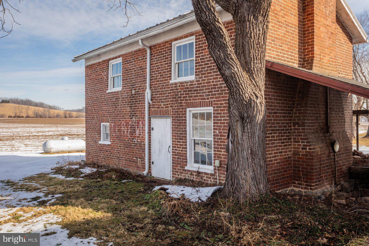 17442 EVERGREEN VALLEY RD, TIMBERVILLE, Virginia 22853, 6 Bedrooms Bedrooms, ,3 BathroomsBathrooms,Residential,For Sale,17442 EVERGREEN VALLEY RD,VARO2002846 MLS # VARO2002846