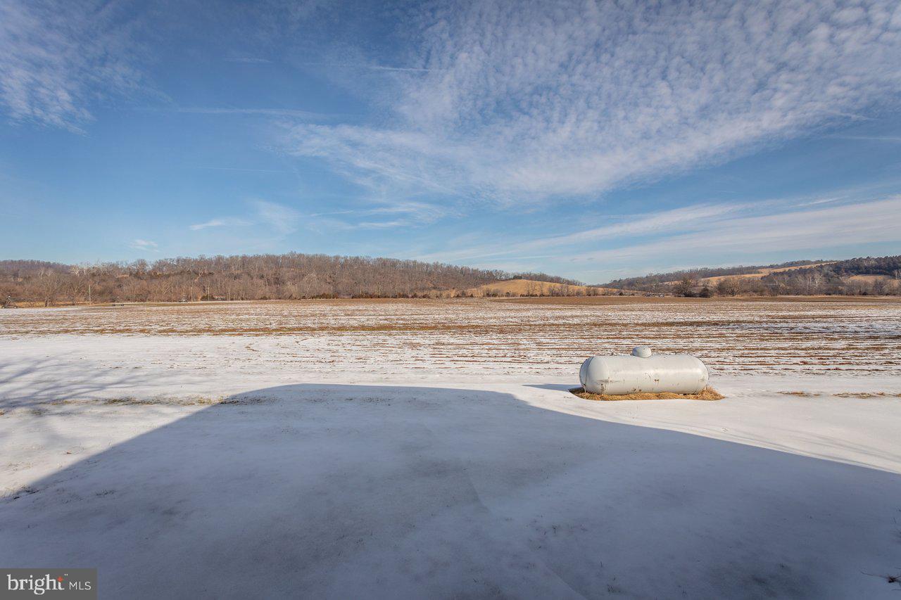 17442 EVERGREEN VALLEY RD, TIMBERVILLE, Virginia 22853, 6 Bedrooms Bedrooms, ,3 BathroomsBathrooms,Residential,For Sale,17442 EVERGREEN VALLEY RD,VARO2002846 MLS # VARO2002846