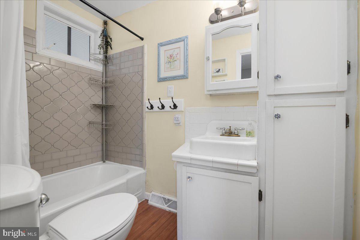 627 HAT CREEK RD, BROOKNEAL, Virginia 24528, 4 Bedrooms Bedrooms, ,2 BathroomsBathrooms,Residential,For Sale,627 HAT CREEK RD,VACP2000120 MLS # VACP2000120