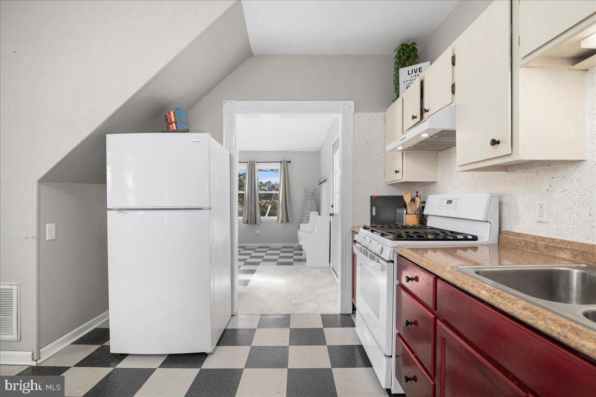 627 HAT CREEK RD, BROOKNEAL, Virginia 24528, 4 Bedrooms Bedrooms, ,2 BathroomsBathrooms,Residential,For Sale,627 HAT CREEK RD,VACP2000120 MLS # VACP2000120