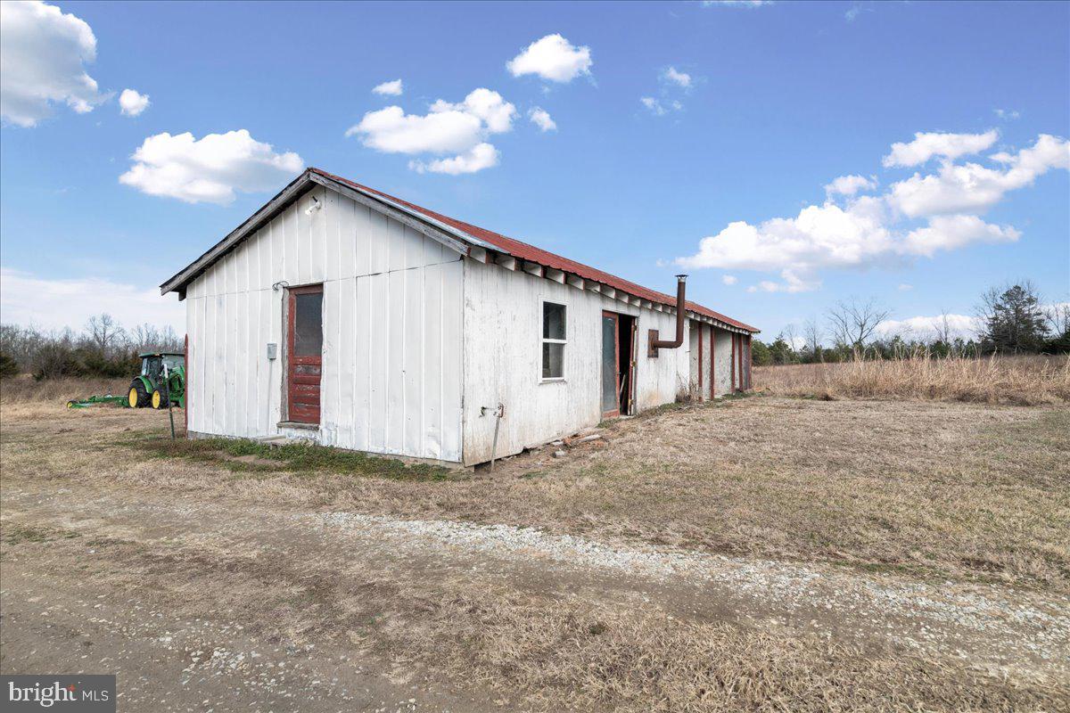 627 HAT CREEK RD, BROOKNEAL, Virginia 24528, 4 Bedrooms Bedrooms, ,2 BathroomsBathrooms,Residential,For Sale,627 HAT CREEK RD,VACP2000120 MLS # VACP2000120