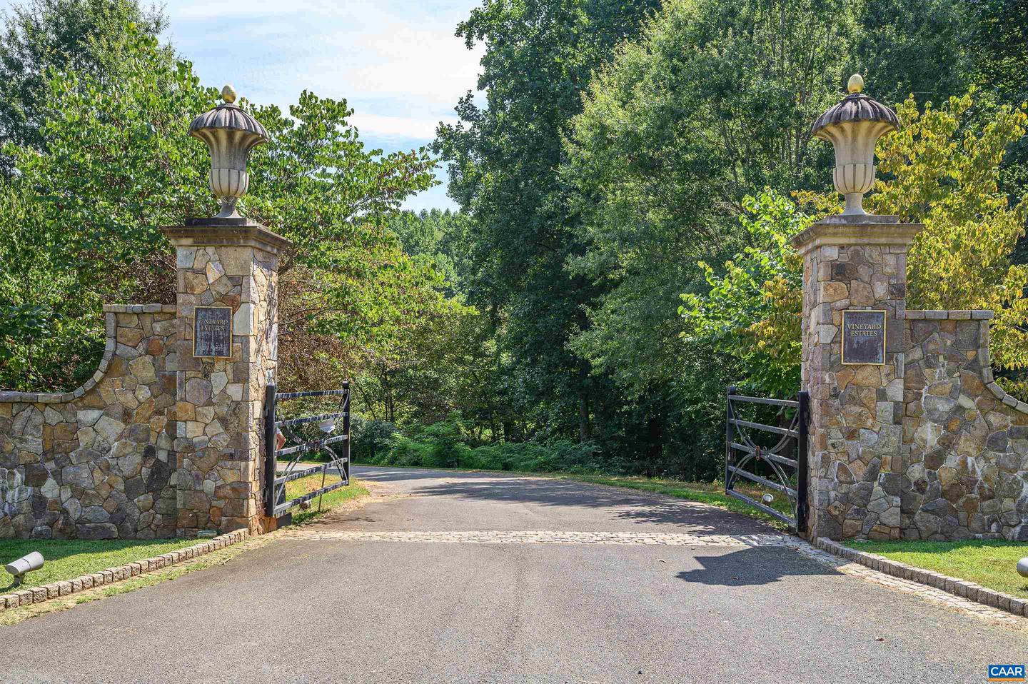 2405 COOPERS LN, CHARLOTTESVILLE, Virginia 22902, 5 Bedrooms Bedrooms, ,6 BathroomsBathrooms,Residential,For Sale,2405 COOPERS LN,673370 MLS # 673370