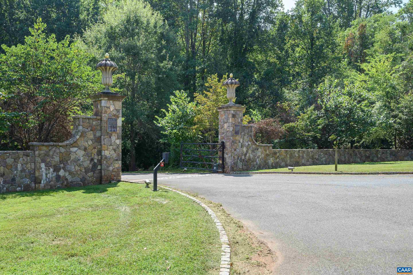 2405 COOPERS LN, CHARLOTTESVILLE, Virginia 22902, 5 Bedrooms Bedrooms, ,6 BathroomsBathrooms,Residential,For Sale,2405 COOPERS LN,673370 MLS # 673370